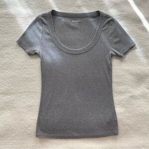 Old Navy Ribbed Scoop Neck Baby Tee Heather Gray XS Fitted Stretch Top
